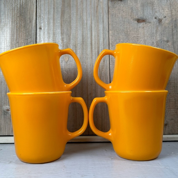 Vintage Corning Set of 4 Mugs - Picture 3 of 16